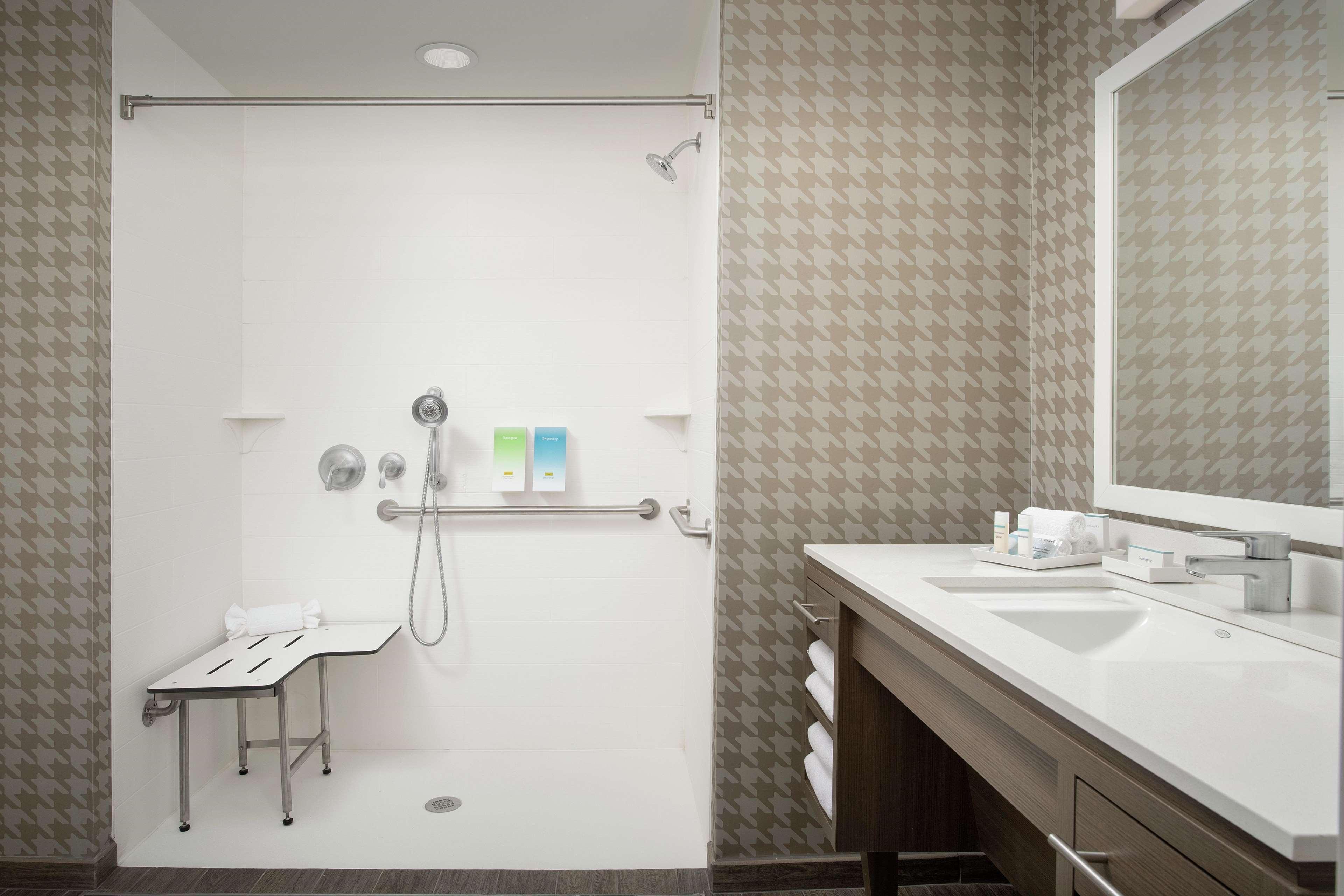 Home2 Suites By Hilton Edison Extérieur photo